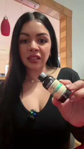 Estas son las gotas Lymphatic Drainage de Nature’s Sunshine. Es un suplemento herbal pensado para apoyar el bienestar general del sistema linfático. Siempre sigue las indicaciones del fabricante y consulta a un profesional si tienes alguna condición de salud, estás embarazada o amamantando. Cada cuerpo es diferente. 💚 #NaturesSunshine #Wellness #LymphaticSupport #Suplementos #TikTokShop 