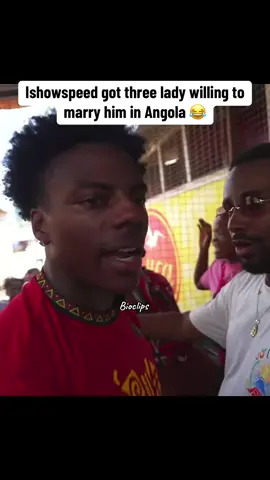 Ishowspeed got three lady willing to marry him in Angola 😂 #ishowspeed #viral #fyp 