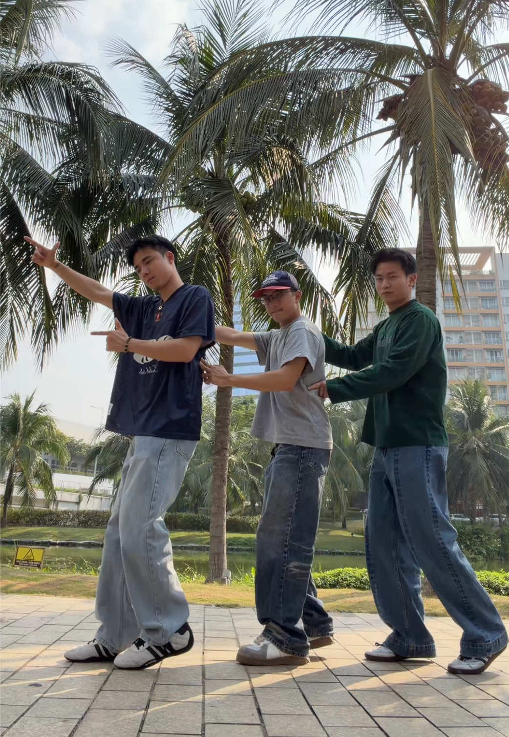 tam ca ADN đã trở lại 🧑‍🧑‍🧒@Nguyễn Tùng Dương @Ninh Anh Bùi 