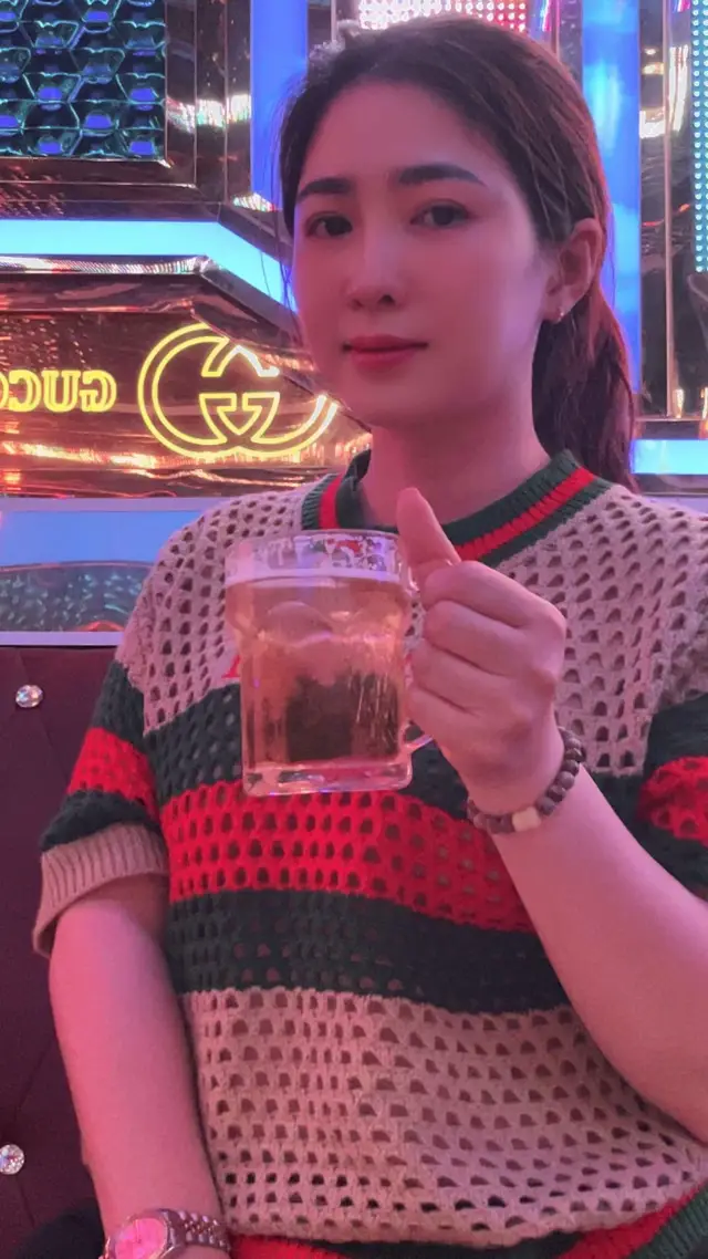 Anh lấy hông🤭