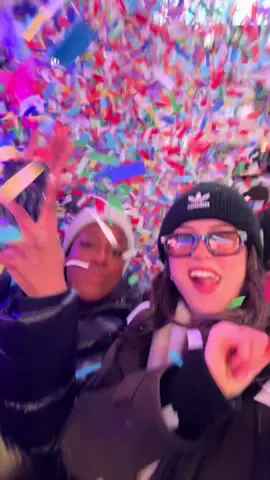 BEST FIRST DAY OF THE YEAR EVERRRR 🤩 Happy 2026 everyone! ❤️✨ @🫂 #fyp #nye #timessquare #bucketlist #nyc