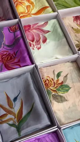Khăn lụa tơ tằm vẽ tay thủ công 
