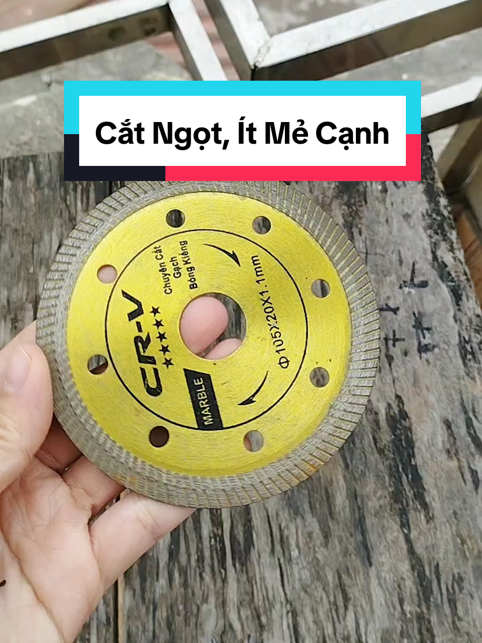 Làm nghề rồi mới hiểu, lưỡi cắt bén là đỡ cực hẳn 💪 CRV vàng – cắt ngọt, ít mẻ gạch, dùng lâu không nhanh cùn. #luoicatgach #CRVvang #thoplat #thoxay #dothongminh 
