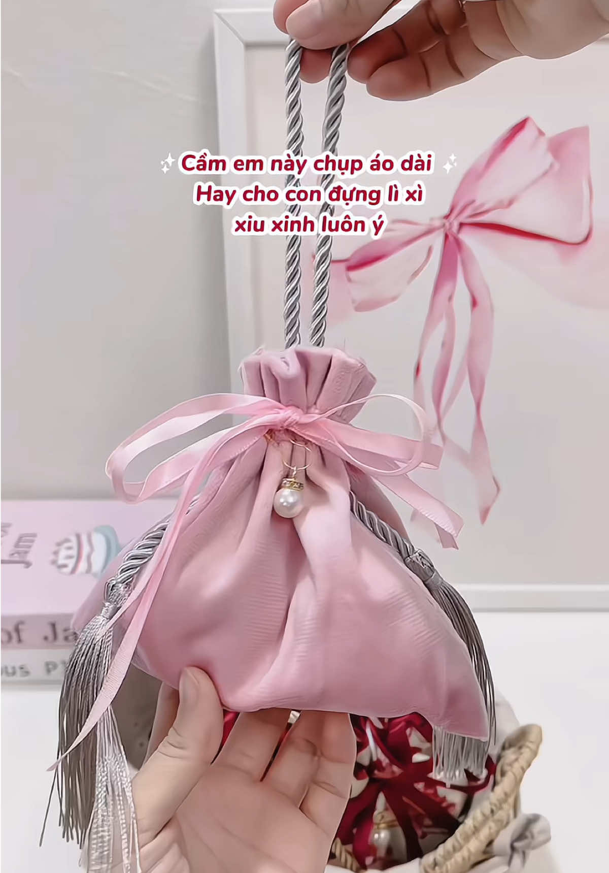 Cầm chụp áo dài, hay Tết đựng bánh mức lì xì xinh lắm ý #tuidungkeo #tuixachtay #tuichupaodai #tuicamtay #xuhuong 