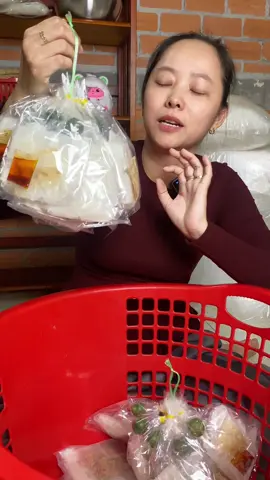 Bánh tráng phơi sương xâu vò tuổi thơ #banhtrangngoctruc #banhtrangphoisuong #banhtrangtayninh #banhtrang #banhtrangxauvo 