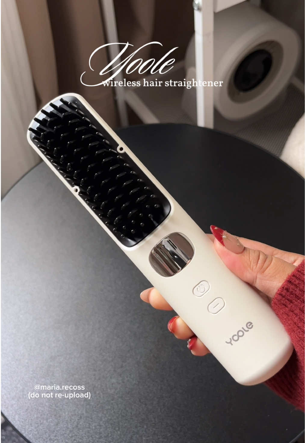Straight hair anytime, anywhere ✨ Yoole Wireless Hair Straightener #yoolehairstraighteningbrush #wirelesshairstraightener #hairstraightener #hairstraighteningbrush 