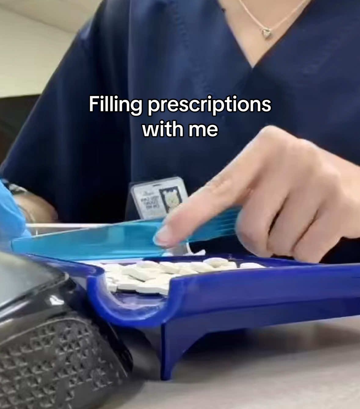 filling prescriptions with me #asmr #pharmacytechnician #pharmacy #fyp #cuocsongmy 