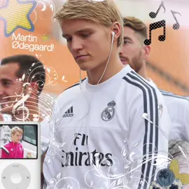 Look at my captain dawg we’re winning the league 🥹🥹 #martinodegaard #odegaard #arsenal #footballedit  