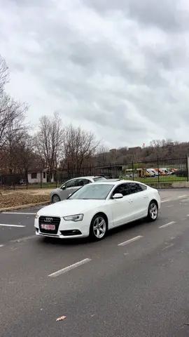 ▪️Audi A5 2.0 TDI Quattro  ▪️Viti: 2013  ▪️Karburanti: Nafte  ▪️Kambio: Automatike  ▪️Kilometra: 215.000KM ▪️Targa: Dogane e Paguar (Gati per Targim) 🗞Opsione Shtese: ▪️Fener /Stopa Full LED  ▪️Baxho Xhami  ▪️Sendiljet Para me Ngrohje ▪️Sendilje Para Elektrike + Memorie  ▪️Eco AutoStart-Stop (Fiket ne Semafor) ▪️Driving Select (Efficiency, Comfort ,Auto , Dynastic, Individual) ▪️Auto HOLD  ▪️Sensor Parkimi ▪️Kamer Parkimi ▪️Sistem Navigimi ▪️Limitor Shpejtesie  ▪️Klima 2 Zona  ▪️Sensor Dritash  ▪️Sensor Shiu  ▪️Pasqyra me Palosje+Elektrike ▪️Pasqyra me Ngrohje  ▪️Xhama Elektrik  ▪️ESP / ABS  ▪️2 Çelsa ▪️Dhe shum opsione te tjera… 🗞Makina eshte ne gjendje perfekte e gatshme per tu kontrolluar nga ju te servisi juaj i besuar  Cmimi:  📞0698990999 📍TEG/TIRANE