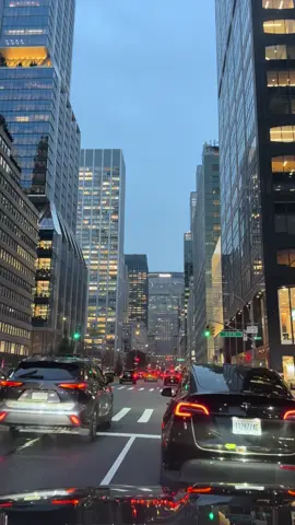 Driving through Manhattan, taking it all in. The noise, the movement, the feeling. New York City is still the best city in the world. 🗽 #NYC #Manhattan #CityLife #fyp 