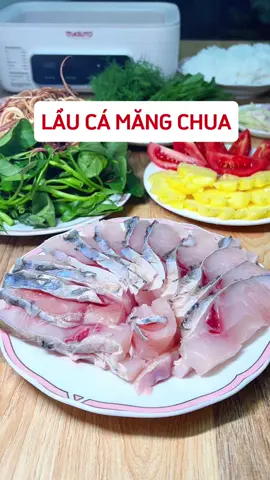 Trời lạnh k gì sung sướng bằng ngồi bên 1 nồi lẩu cá măng chua đang sôi ùng ục, hít hà cái mùi thơm chua cay của nó  #monngonmoingay #noihap #noilauhap #masuto #xuhuong 