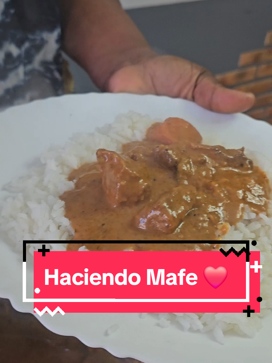 Hoy le os explico como hacer el Mafe❤️ y se lo doy a probar a mi amigo @B I G  S H E P P A 🚀 😍 ¿Y a ti te gustaría probar el mafe? #cocinaafricana #AfricanFood #teranga #foodculture #mafe 