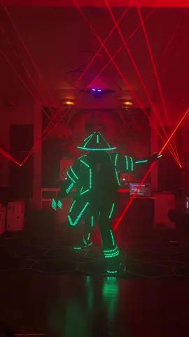 99% cơ thể là điện ⚡️🤯 #killusion #Miv #Laser #Leddance