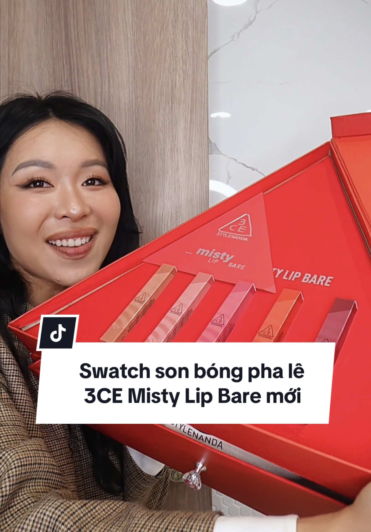 Đánh son này diện áo dài ngày tết cũng ok lắm nha 💄💋 DISCLAIMER: Hiệu quả của sản phẩm tuỳ thuộc vào tình trạng và cơ địa của từng người #anphuongtruong #sonphale #mistylipbare #HợpTácCùng3CE #makeup 