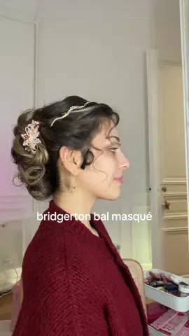 Réponse à @Elisaaa 🎗️🦔 j’ai eu mal au cœur de pas porter le chapeau il est trop beau 💔  coiffure : @Kérastase ❤️❤️ #coiffure #bridgerton #netflix 