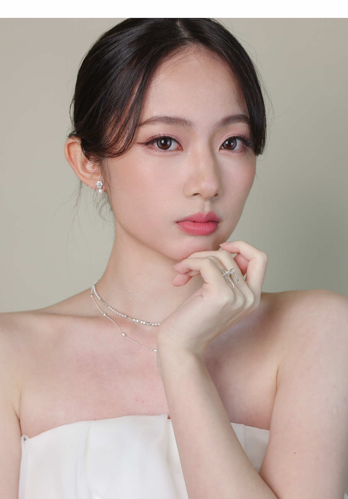 Soft pink bridal makeup look by our makeup artist Sharon (IG: @sharon_congmakeover) Perfect for brides who love a natural, romantic finish. Comment down would you choose this look for your big day? #sgmakeup #sgbeauty #makeupartist #bridalmakeup #makeover 