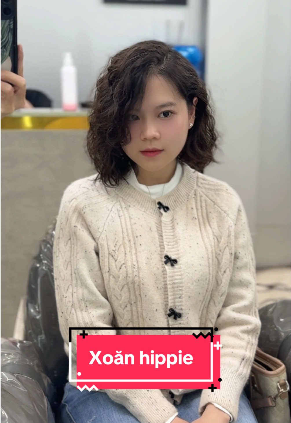 Hippie tóc ngắn ☺️ ▫️𝗛𝗼𝘁𝗹𝗶𝗻𝗲: 0983719282 ▫️𝗔𝗱𝗱𝗿𝗲𝘀𝘀: 18 Khương Thượng, Đống Đa, Hà Nội #ptphairstudio #salonhanoi #cattocdephanoi  #reviewhairsalon#reviewhairsalonhanoi