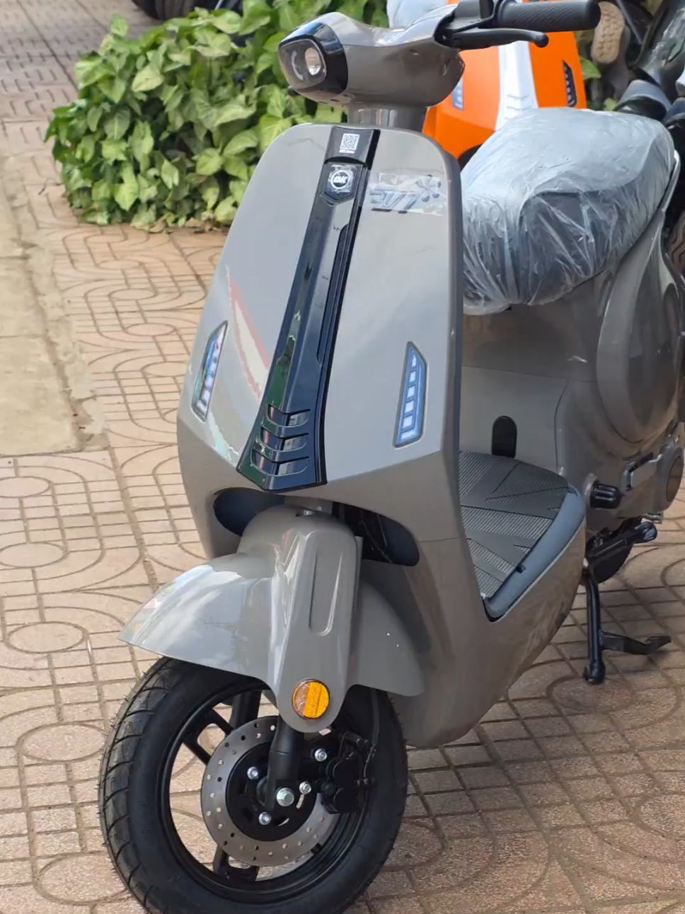 DK BIKE V1 trở lại với nâng cấp hoàn toàn mới. kích thước lớn hơn và cốp siêu rộng  #xedienhottrend #xedienlamhong #xuhuong #viral #xedien 