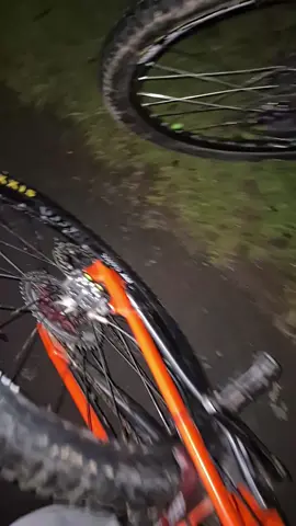 well great 😅 #nukeproofmega #crackedframe #viral #bikes #fyp @imightnoahguy 