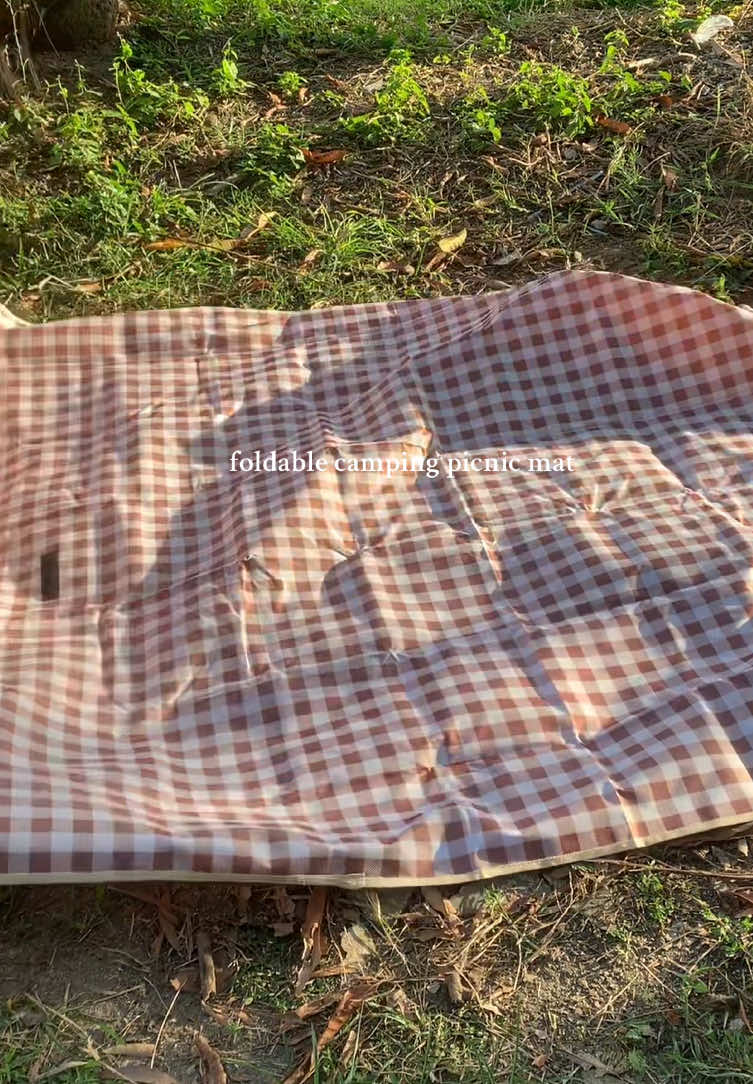 a must have foldable camping picnic mat❤️✨ #foldablepicnicmat #picnicmat #campinghacks #fyp 