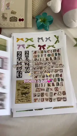 amo minhas impressões para journal 💕 se quiserem, pode comentar “eu quero” que eu envio pra vocês! ✨ #ideiascriativas #journal #journaling #viral #colagem 