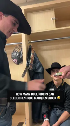 Cleber is keeping the locker room electrified 😂