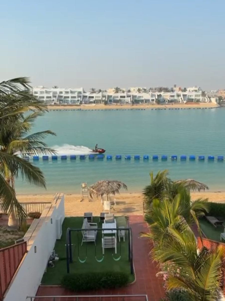 شعبنة وراحة بال في مكان واحد 😍🏖 شاليهات شاطئ الروز جاهزة لجمعتكم وقضاء احلى الاوقات ✨ احجز الان وخلي شعبنتك مميزة 🏝 #درة_العروس #شاطئ_الروز #روز_بيتش #اجازة #جدة 