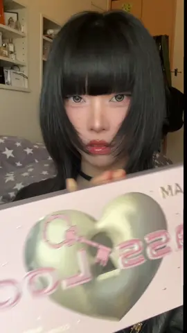 唇すぐ乾燥するうちでもめっちゃ大丈夫だった！色移りしにくいしカラー展開多くてお気に入り( ꈍᴗꈍ) #PR #sheglam #リップグロス #SHEGLAMLipgloss #Glasslockairgloss @SHEGLAM 