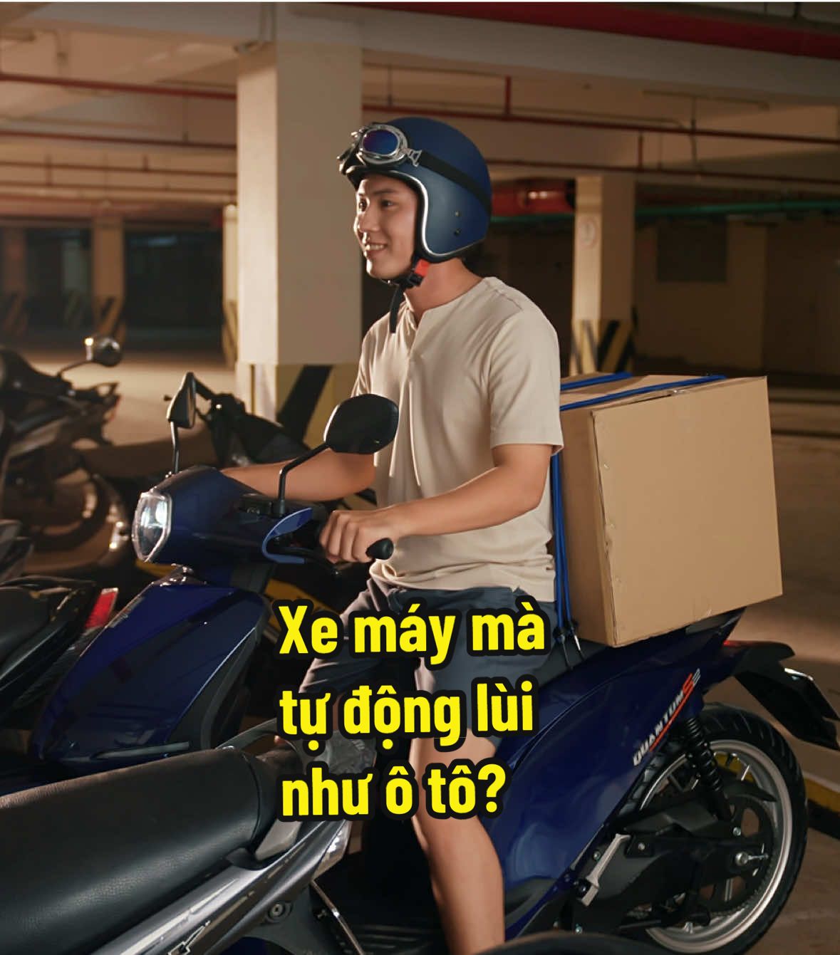 Các chị em khỏi lo không dắt được xe nữa nha. Ngồi ấn nút, vặn ngược ga là xe tự động lùi sau luôn. Tinh tế đến độ này thì chỉ có Quantum S thôi 😉 #datbike #datbikeminhphat #quantumS #xedien #fyp 