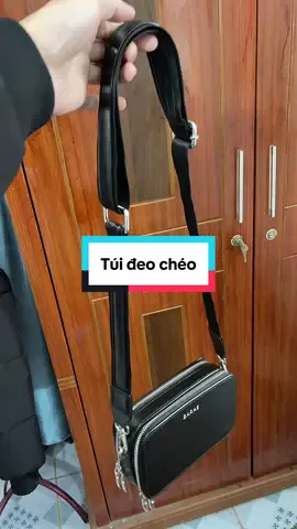 Quá đẹp rồi. Ai cũng nên có một chiếc anh em nha. Cái túi này đung chục năm vẫn không hết hot. #tuideocheo #tuidadeocheo #tuideocheonam #fashion #thoitrangnam 