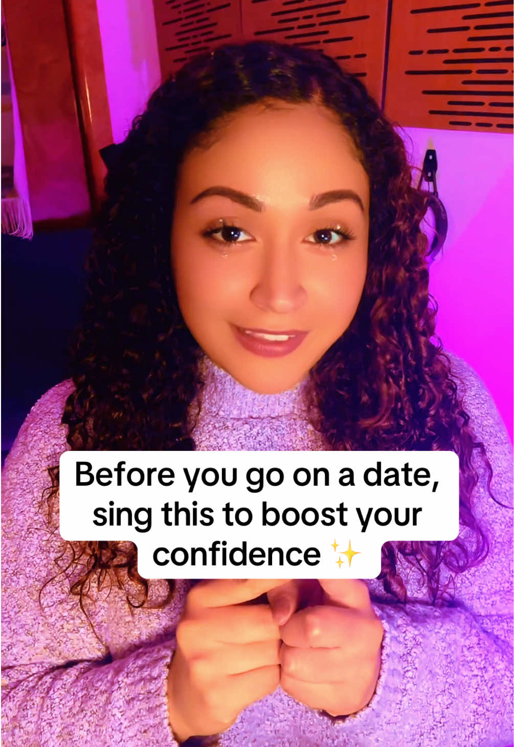 Should I do a Spanish rendition of this song ?🙊🎶 Song: So Easy  By: @Olivia Dean 💜 #singer #singing #soeasy #coversong #fyp