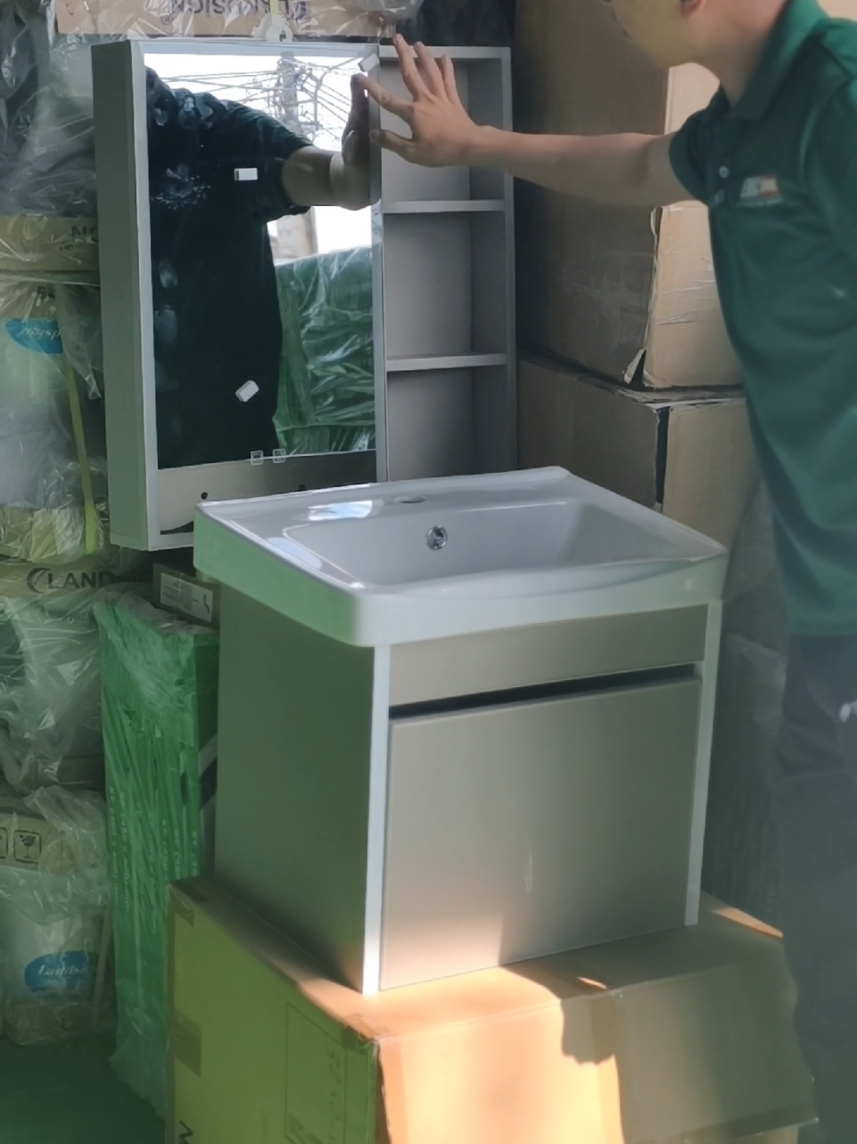 Tủ lavabo nhôm 1.8 😁 màu này setup bao đẹp  😁 hộc lavabo  #emachome #tongkhothietbivesinhdaklak #tulavabo #bonruamat #guongled 