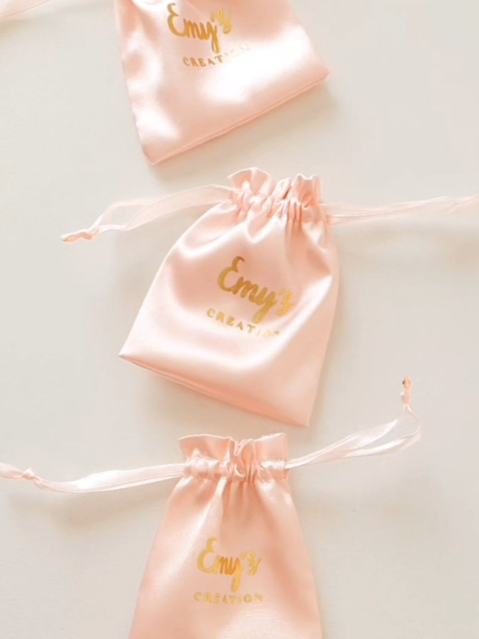 Pochons personnalisés  #pinkpackaging #jewelrypackaging #SmallBusiness #handmade 
