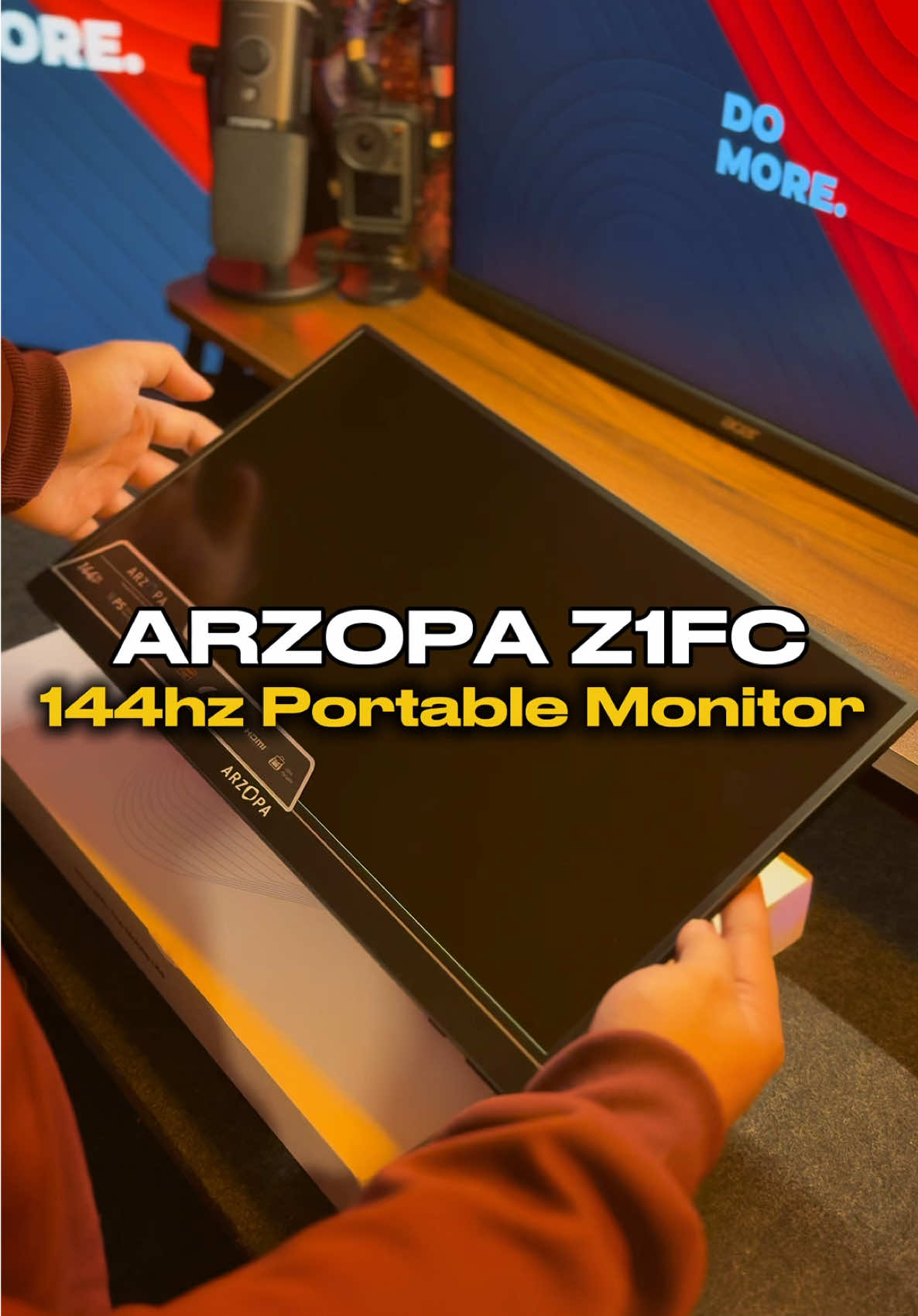 The best budget 144hz IPS portable monitor that you can get right now. 💯 🖥️ Check the ARZOPA Z1FC and its features: • 144hz refresh rate • IPS Panel • Dual Speaker • Multiple Supported Devices • Adjustable Stand • Lightweight and Sleek Design @ARZOPA SEA  #arzopa #arzopaportablemonitor #portablemonitor #gamingmonitor #techtok 