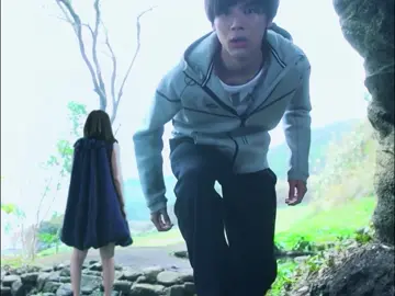 This man is in a relationship with a girl who is only 10 centimeters tall.#foryou #movie #spain #usa #fyp 