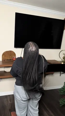 Small knotless braids 🌺 #haitianbraider🇭🇹🇭🇹🇭🇹ayisyenkipenyenjacksonville #smallknotlessbraids #kidsbraidersinjackdonvilleandorangeparkflorida #luxurybraidsinjacksonvillefloridawestside #jackonvillewestsisdebraider 