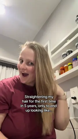 2020 was the last time I straightened my hair. Maybe there was a reason why… 🤦‍♀️😂 #worththebrand #hair #curlyhair #lotr #millennial 