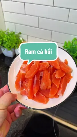 Nếu có miếng cá hồi chưa biết làm món gì cho ngon thì mng tham khảo thử món này xem sao nha #mesausoc #ramcahoi #gioque #xh
