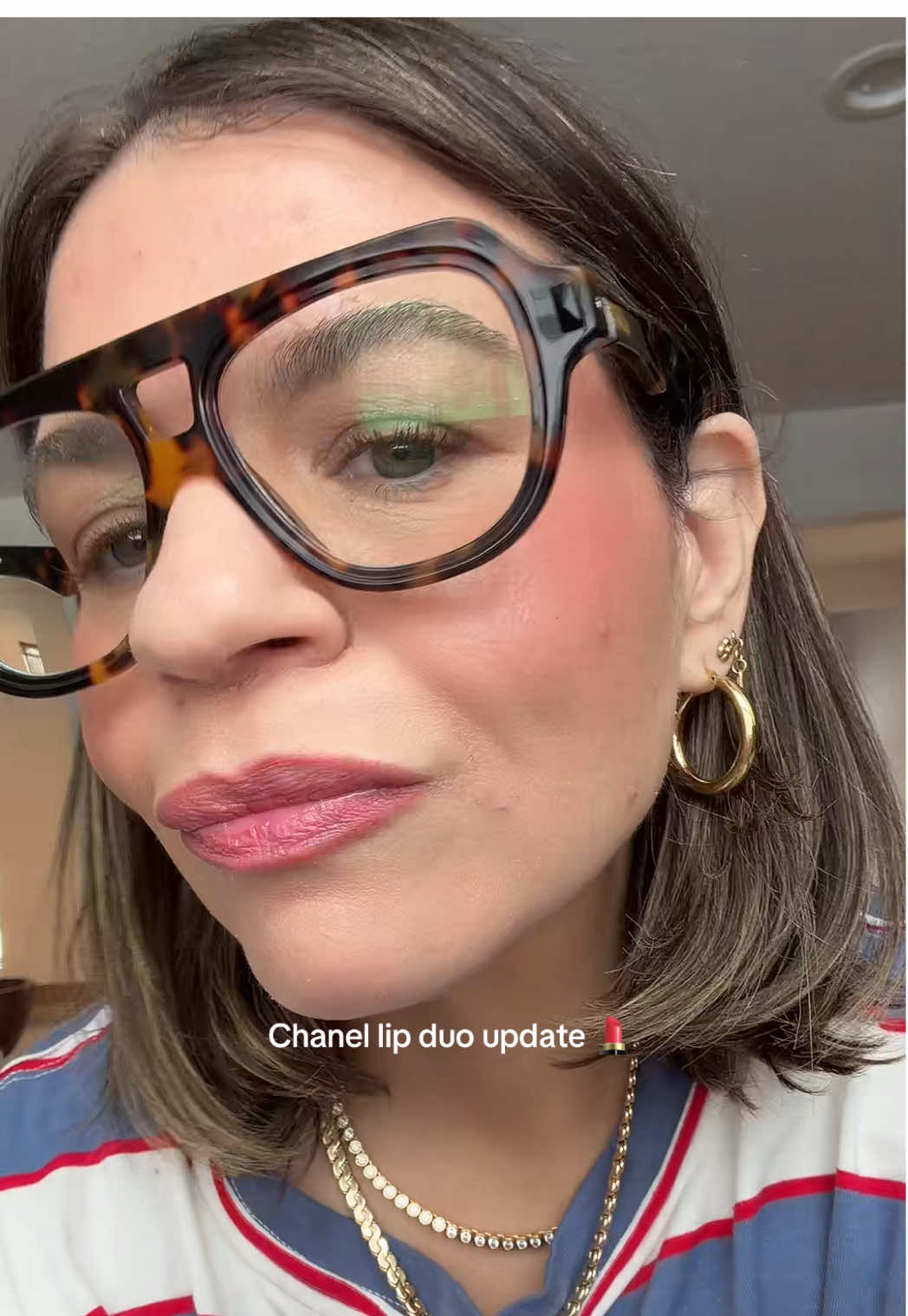 Chanel lip duo update 💄 I’ve been using this for about a week now and I still love it. It survives my coffee habit, which immediately earns bonus points in my book ☕️🙌🏽 I know absolutely no one in my real life cares about lipstick the way I do… so obviously I’m here talking about it with my besties instead 💗💗 Because if you get it, you get it. Tell me—have you tried this one yet or am I enabling you? 😅 #L#LuxuryBeautyC#ChanelBeautyH#HighEndMakeupL#LipstickLoverbeautyover40  @Diorbeauty @chanel.beauty @VIOLETTE FR @ColourPop Cosmetics 