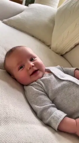 This is why we love babies 😍 #babylife #cuteclip #foryou 