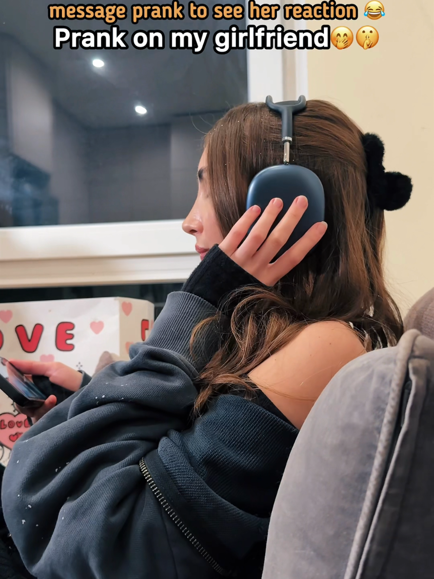 Her reaction... Ahah😂 I knew she would fall for it... | #prank #prankvideo 
