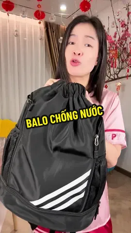 Vừa là túi xách, vừa là ba lô, không hề thấm nước, cực kỳ tiện lợi chị em ạ #thaophamlivestream #tuixach #balo #tuidulich 