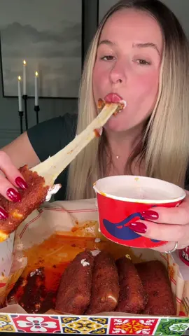 Nashville hot moz sticks type night 🥵 @Chili’s Grill & Bar #tripledipper #mukbang #notalkingmukbang #chilis #daseycaviseats 