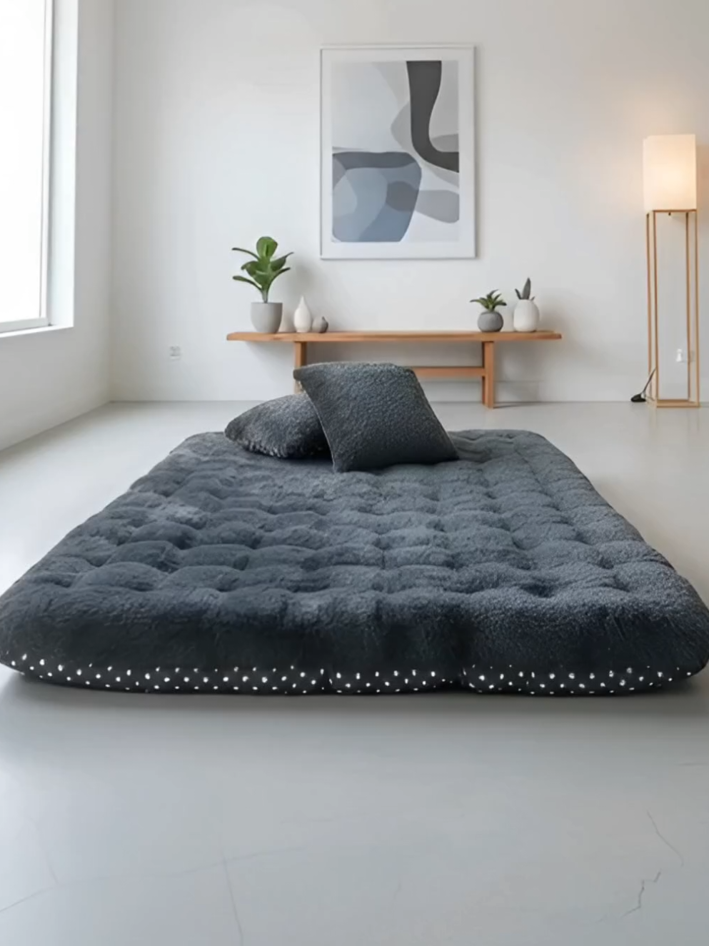 Kasur lantai premium. Tidur makin nyaman, rebahan makin betah. Ukuran besar 180 x 140 cm. Gratis 2 bantal bahan bulu raspur. #kasur #kasurmurah #kasurlantai #kasurnyaman 