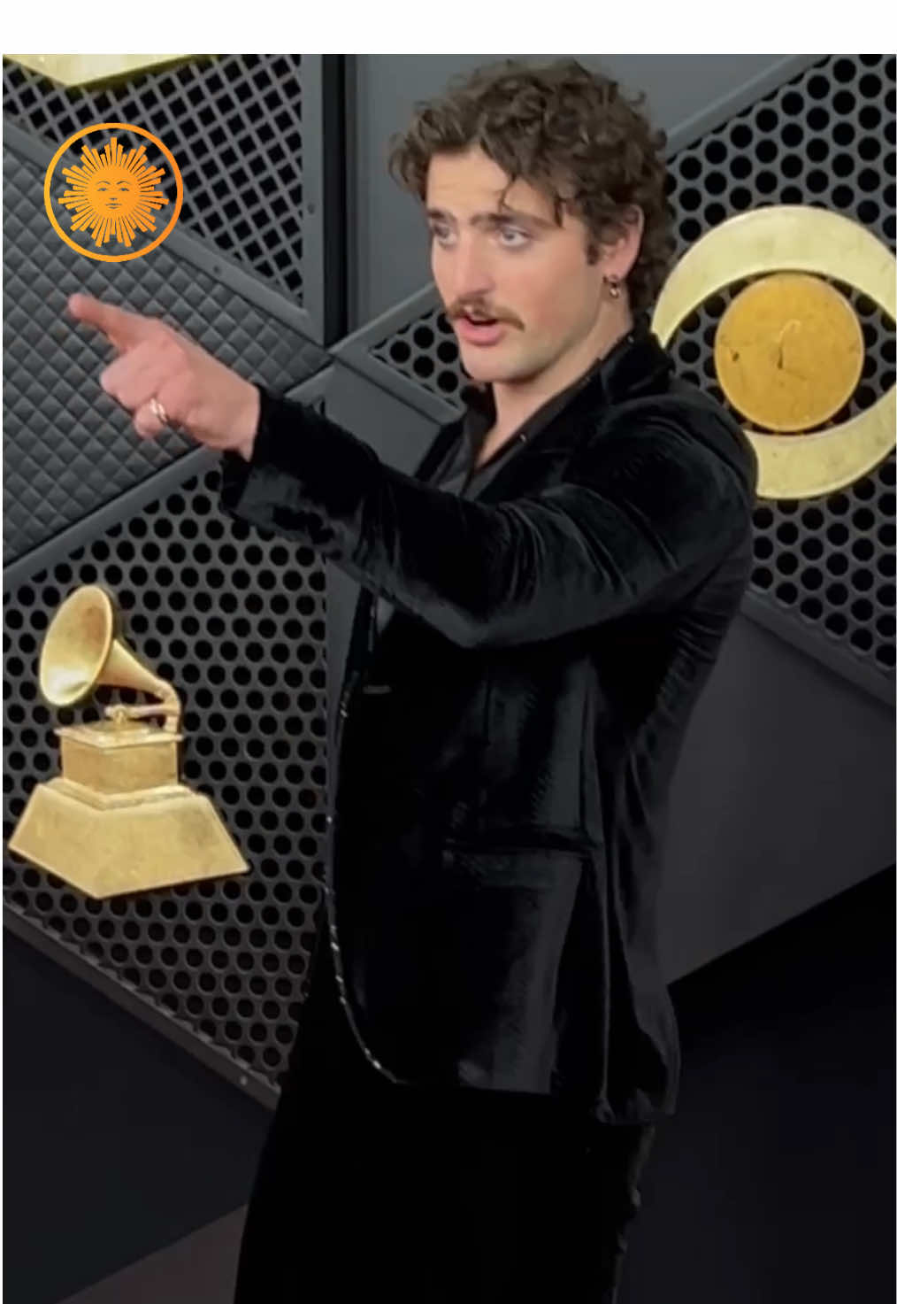 Benson Boone and his mustache checking in with everyone on the #GRAMMYs red carpet. #bensonboone 