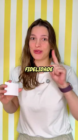 Já pensou em fazer um cartão fidelidade com vc mesmo? Os punch cards ou cartoes perfurados estao na moda e eu amei!