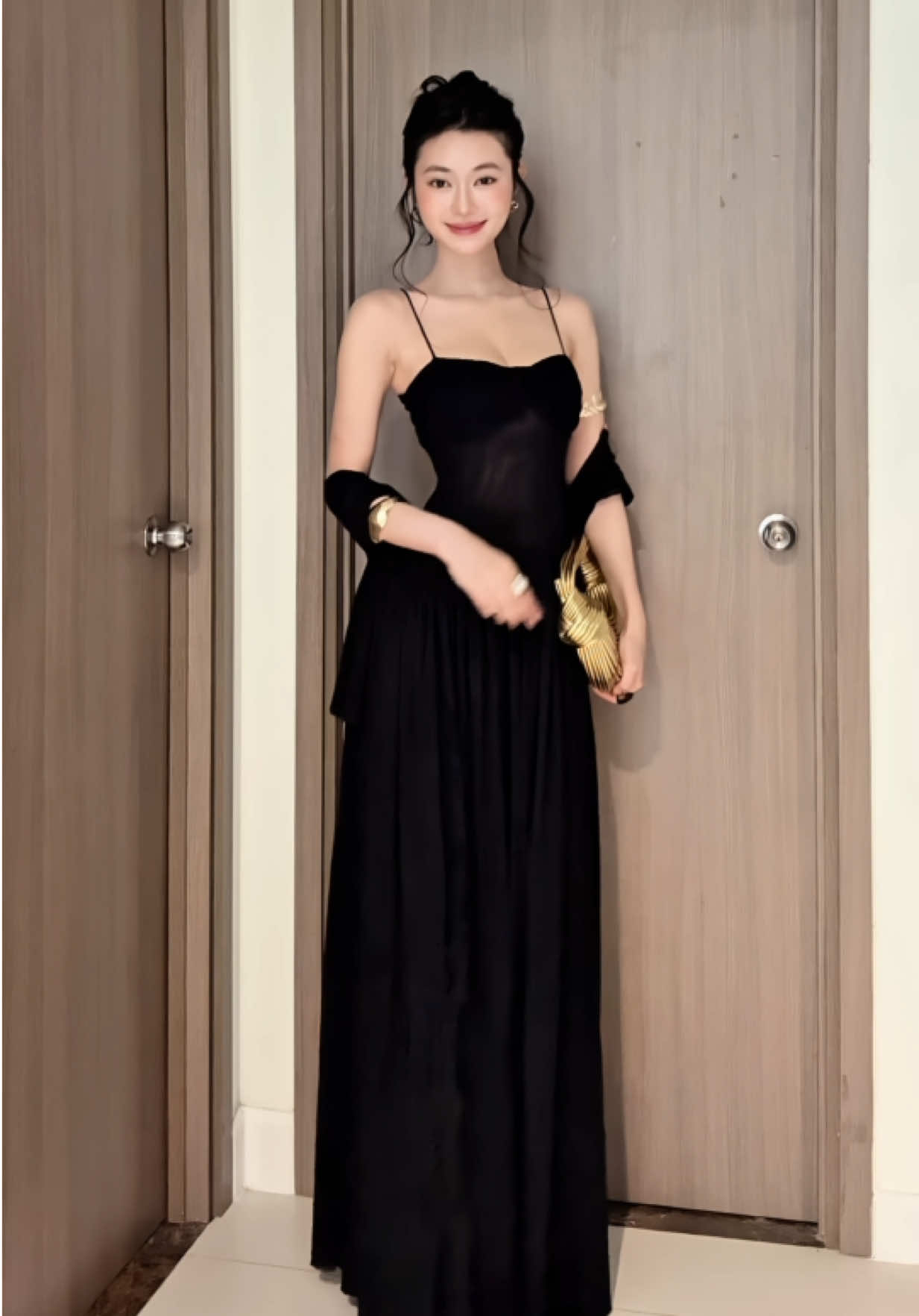 She looks sweet but listens to montagem 😆 #xuhuong #fyp #thoitrang #review #OOTD 