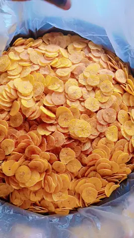 Chips de Plantain Mûr et Non mur disponible en format de 100 en format de 500 697506440 Douala Entrée Lycée @Margaret@11 #tiktokcameroun #pourtoi #chipsdeplantain