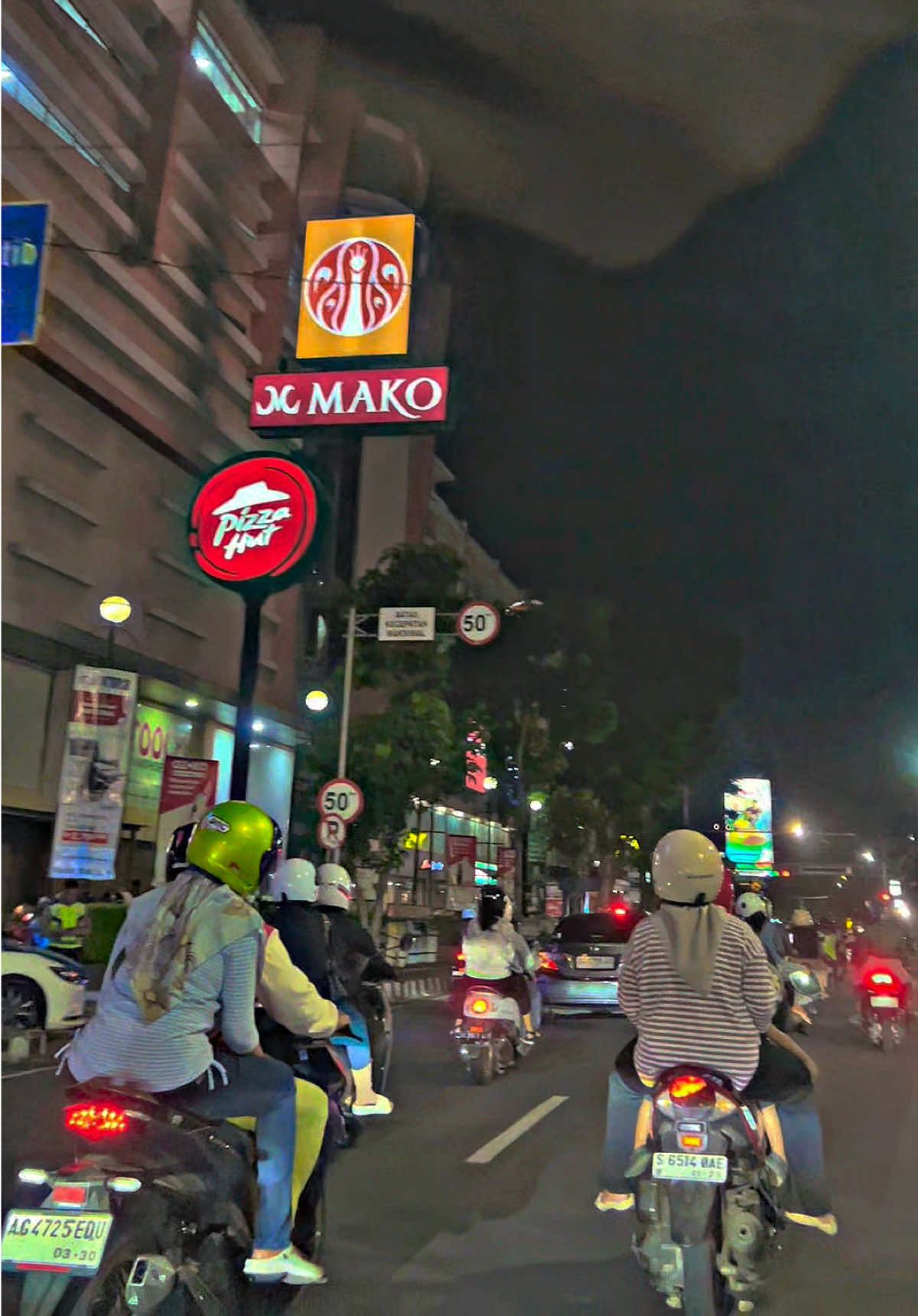 Vibes Malam Minggu di Kota kediri #jalanjalankediri #vibesmalamminggu #kedirikota #wisatakediri 