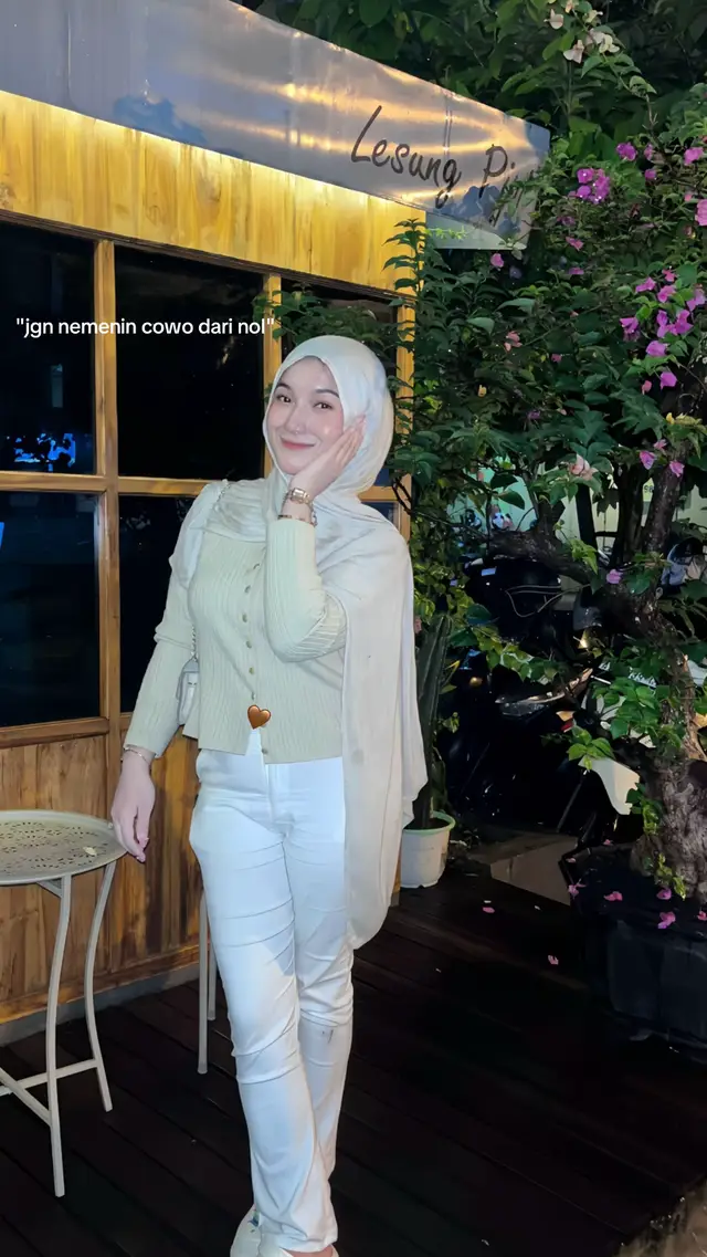 GAK, kalo aku bakal bantu semampuku bcs dia pasanganku selama dia mau mengusahakan buat dirinya. masalah ditinggalkan nnti gpp setidaknya aku udah nunjukin sisi terbaikku ke dia🩷 pelan pelan aja yaa mas jangan ngerasa tertinggal, kmu sll jadi yg terdepan buat aku🩷